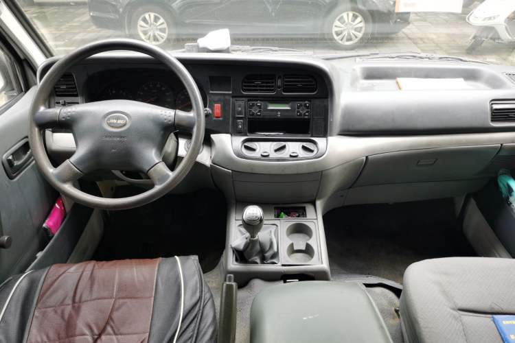 Used Jinbei Hiace 2014 2.0L 5th Generation Kuaiyunwang Business Version 4G20B Center Console
