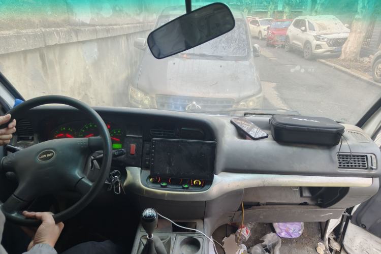 Used Jinbei Hiace 2014 2.0L 5th Generation Kuaiyunwang Business Version 4G20B Center Console