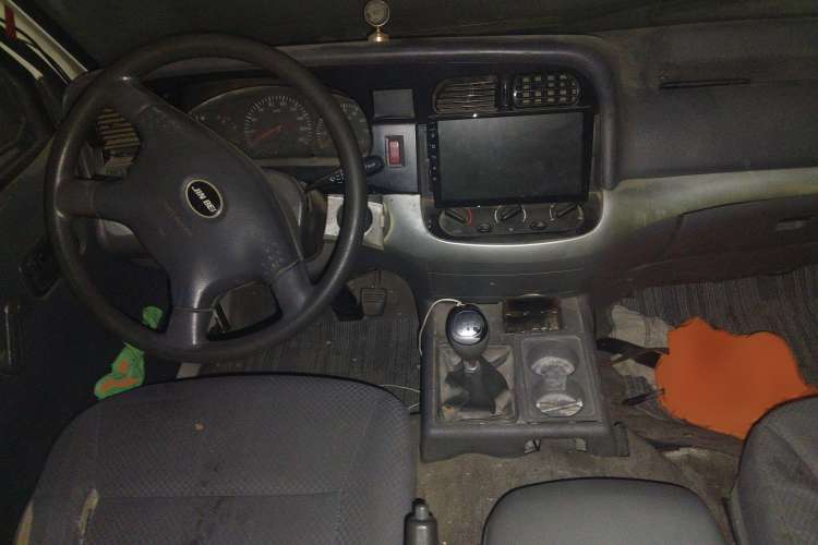 Used Jinbei Hiace 2014 2.0L 5th Generation Kuaiyunwang Business Version 4G19 Center Console