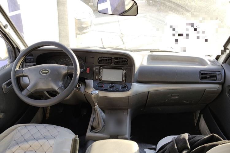 Used Jinbei Hiace 2014 2.0L 5th Generation Kuaiyunwang Business Version 4G21B Center Console