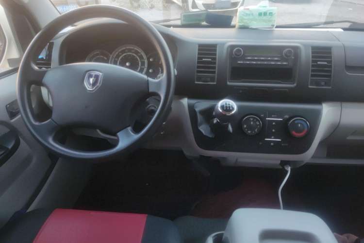 Used Jinbei Hiace 2014 2.2L Luxury Version V22 Center Console