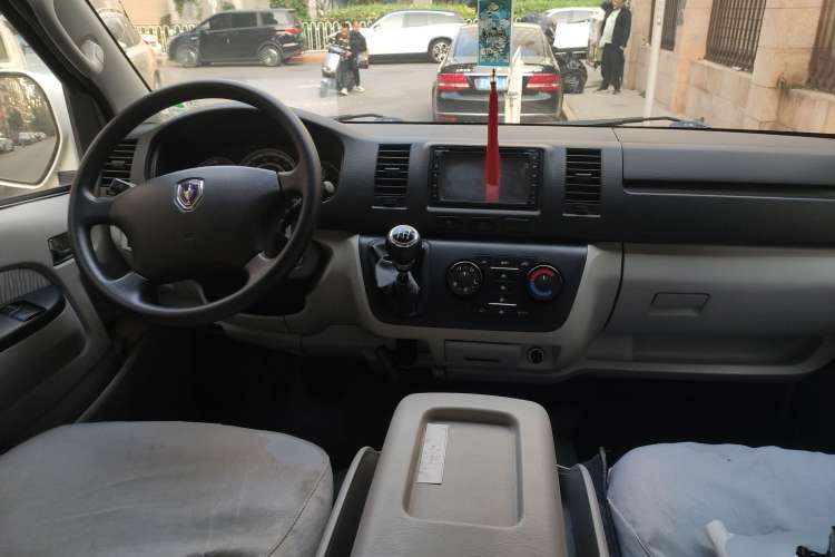 Used Jinbei Hiace 2014 2.2L Luxury Version V22 Center Console