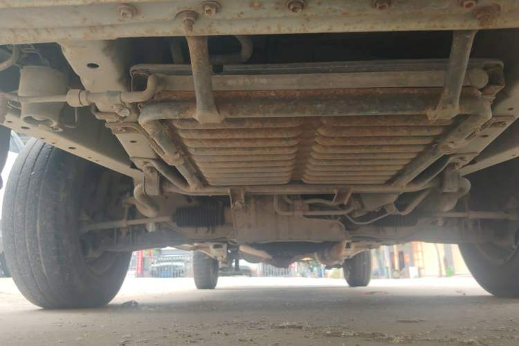 Used Jinbei Hiace 2014 2.0L 5th-Gen Power King Comfort Version V19 Chassis Front