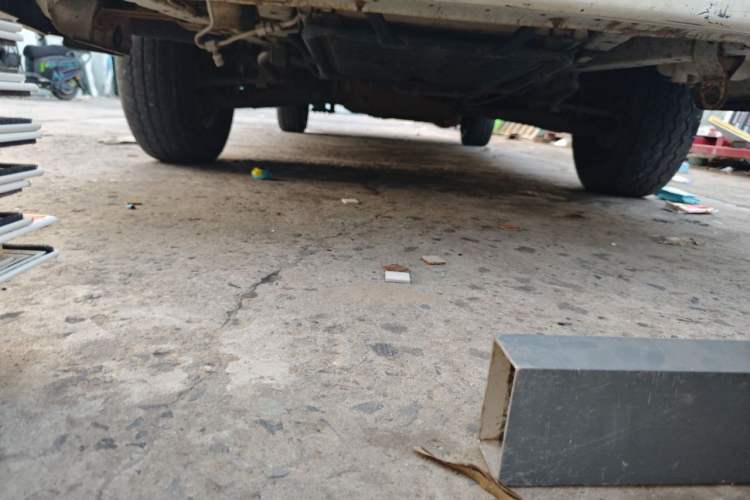 Used Jinbei Hiace 2014 2.0L Fifth-Generation Xiangyun Comfort Type 1 4G20C Chassis Front
