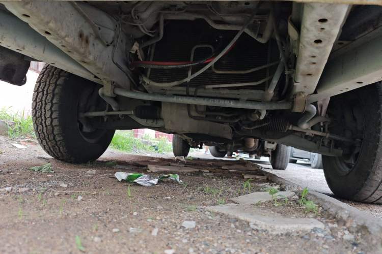 Used Jinbei Hiace 2014 2.0L 5th Generation Kuaiyunwang Business Version 4G20B Chassis Front