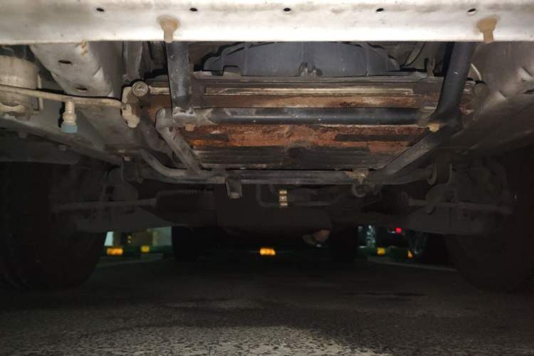 Used Jinbei Hiace 2014 2.0L Fifth-Generation Xiangyun Comfort Type 1 4G20C Chassis Front