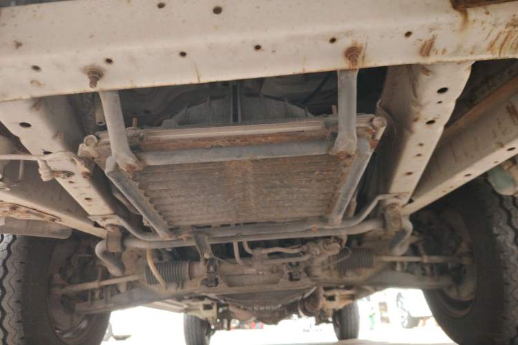Used Jinbei Hiace 2014 2.0L Fifth-Generation Xiangyun Comfort Type 1 4G20C Chassis Front
