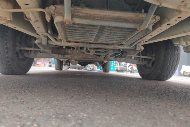 Used Jinbei Hiace 2014 2.0L 5th Generation Kuaiyunwang Business Version 4G19 Chassis Front