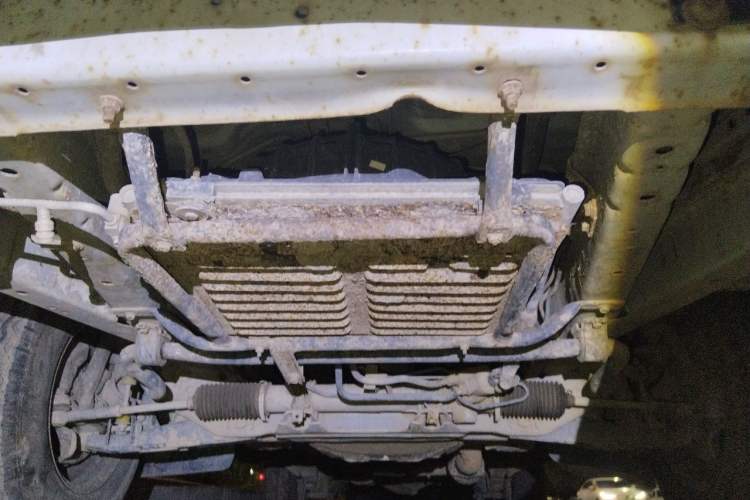 Used Jinbei Hiace 2014 2.0L 5th Generation Kuaiyunwang Business Version 4G19 Chassis Front