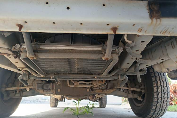 Used Jinbei Hiace 2014 2.0L 5th Generation Kuaiyunwang Business Version 4G20B Chassis Front