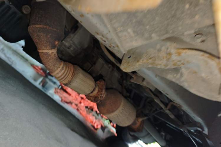 Used Jinbei Hiace 2014 2.0L Fifth-Generation Xiangyun Comfort Type 1 4G20C Chassis Front Left