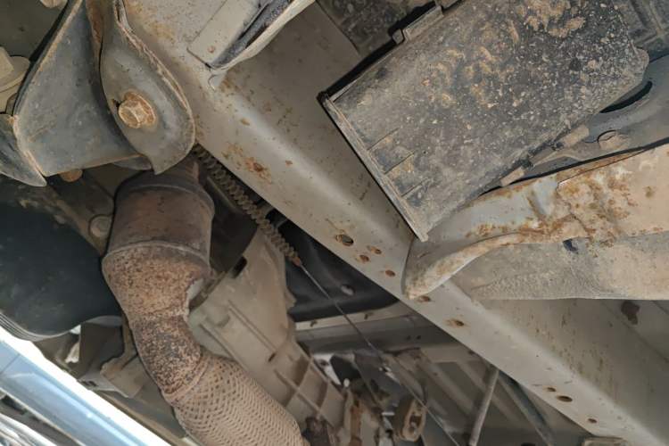 Used Jinbei Hiace 2014 2.0L Fifth-Generation Xiangyun Comfort Type 1 4G20C Chassis Front Left