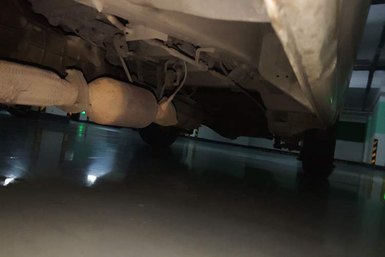 Used Jinbei Hiace 2014 2.0L 5th-Gen Power King Comfort Version V19 Chassis Front Left