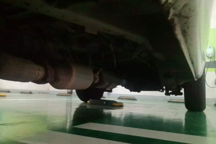 Used Jinbei Hiace 2014 2.0L 5th Generation Kuaiyunwang Business Version 4G19 Chassis Front Left