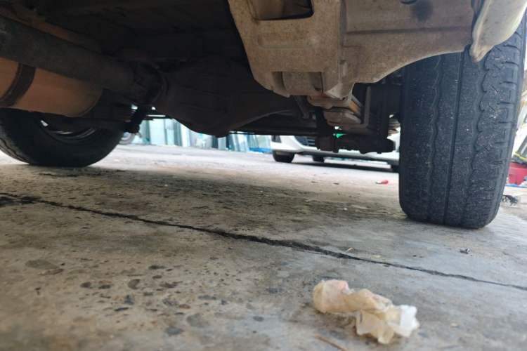 Used Jinbei Hiace 2014 2.0L Fifth-Generation Xiangyun Comfort Type 1 4G20C Chassis Front Left