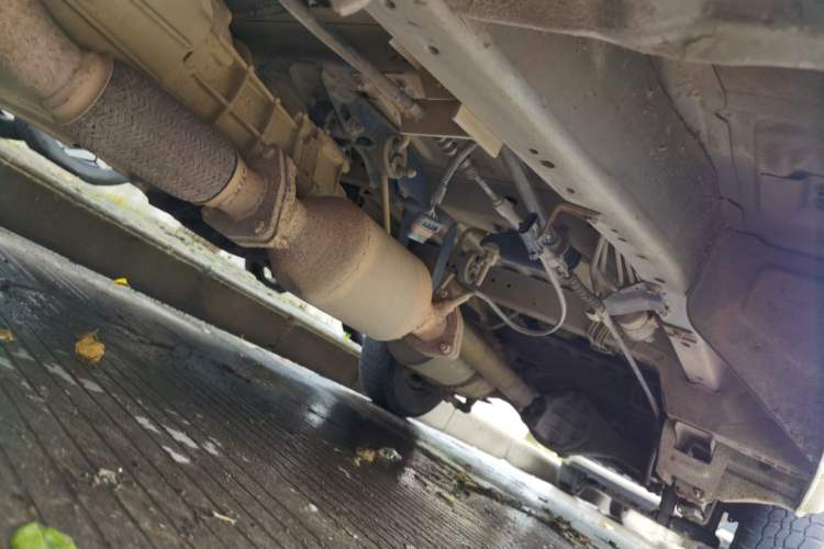Used Jinbei Hiace 2014 2.0L 5th Generation Kuaiyunwang Business Version 4G19 Chassis Front Left