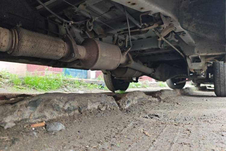 Used Jinbei Hiace 2014 2.0L 5th Generation Kuaiyunwang Business Version 4G20B Chassis Front Left