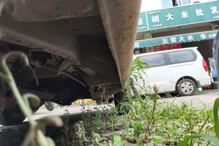 Used Jinbei Hiace 2014 2.0L Fifth-Generation Xiangyun Comfort Type 1 4G21C Chassis Front Left