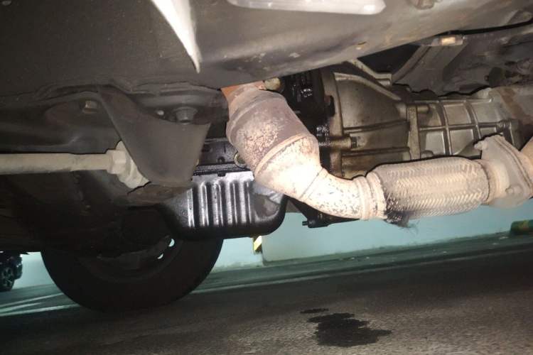 Used Jinbei Hiace 2014 2.0L Fifth-Generation Xiangyun Comfort Type 1 4G20C Chassis Front Left