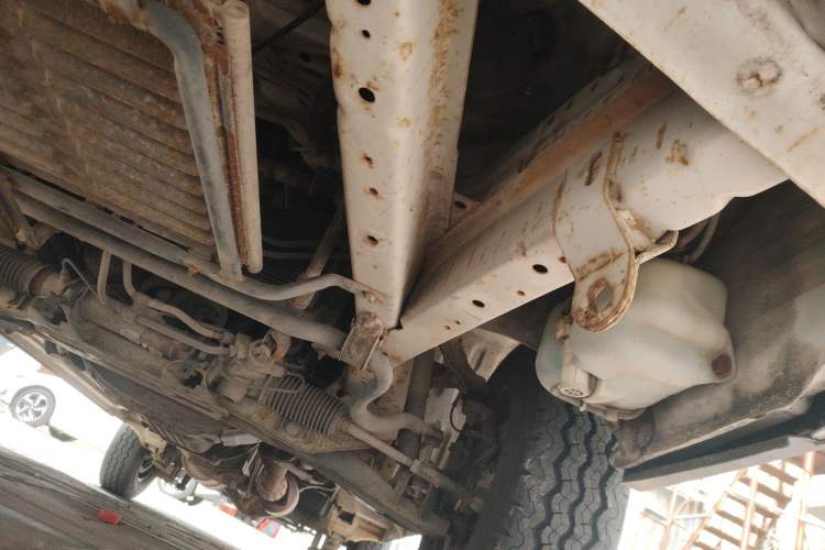 Used Jinbei Hiace 2014 2.0L Fifth-Generation Xiangyun Comfort Type 1 4G20C Chassis Front Left