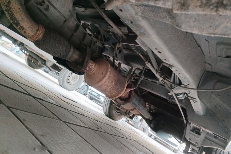 Used Jinbei Hiace 2014 2.0L Fifth-Generation Xiangyun Comfort Type 1 4G21C Chassis Front Left