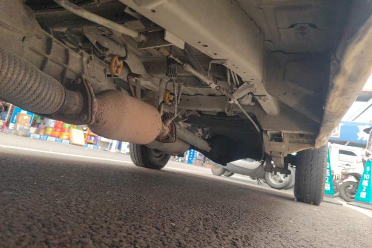 Used Jinbei Hiace 2014 2.0L 5th Generation Kuaiyunwang Business Version 4G19 Chassis Front Left
