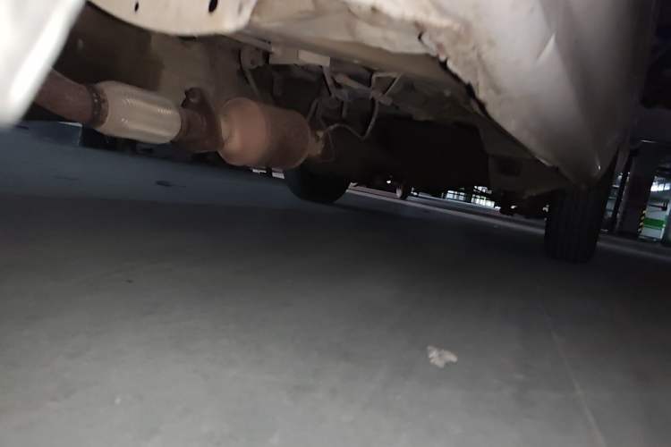 Used Jinbei Hiace 2014 2.0L 5th Generation Kuaiyunwang Business Version 4G19 Chassis Front Left