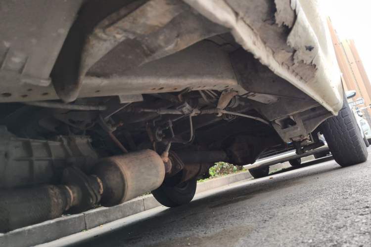 Used Jinbei Hiace 2014 2.0L 5th Generation Kuaiyunwang Business Version 4G19 Chassis Front Left