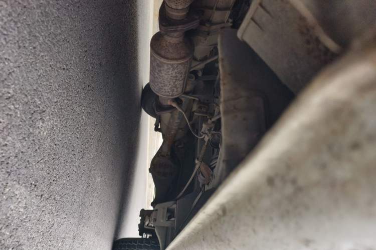 Used Jinbei Hiace 2014 2.0L 5th Generation Kuaiyunwang Business Version 4G20B Chassis Front Left