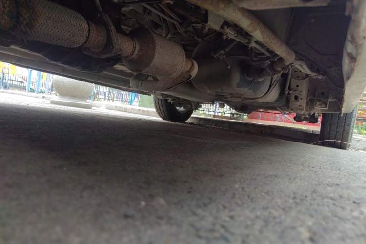 Used Jinbei Hiace 2014 2.0L Luxury Version V19 Chassis Front Left