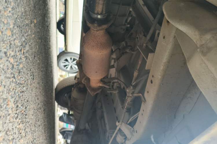 Used Jinbei Hiace 2014 2.0L 5th Generation Kuaiyunwang Business Version 4G19 Chassis Front Left
