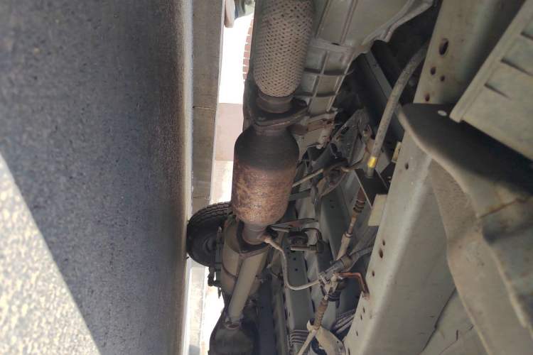 Used Jinbei Hiace 2014 2.0L 5th Generation Kuaiyunwang Business Version 4G19 Chassis Front Left