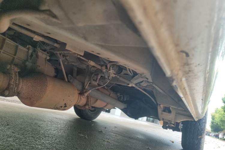Used Jinbei Hiace 2014 2.0L 5th Generation Kuaiyunwang Business Version 4G19 Chassis Front Left