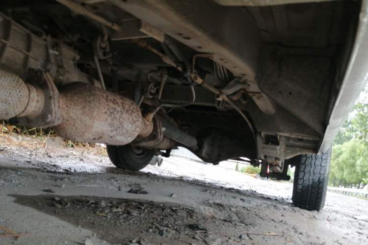Used Jinbei Hiace 2014 2.0L 5th Generation Power King Deluxe Version V19 Chassis Front Left