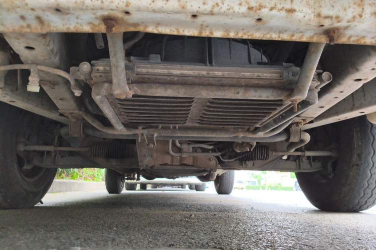 Used Jinbei Hiace 2014 2.0L 5th Generation Kuaiyunwang Business Version 4G19 Chassis Front