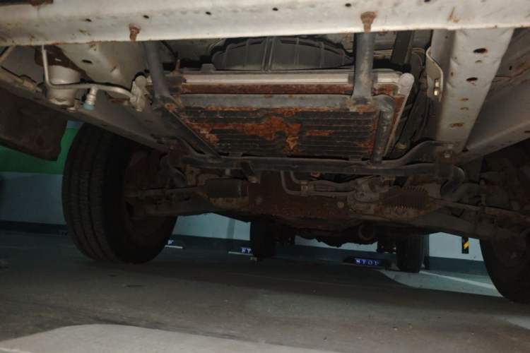 Used Jinbei Hiace 2014 2.0L 5th Generation Kuaiyunwang Business Version 4G19 Chassis Front