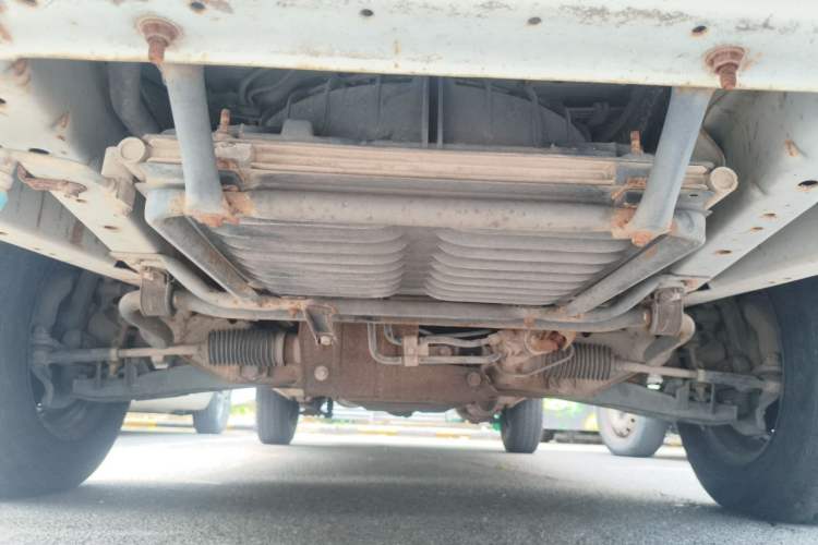 Used Jinbei Hiace 2014 2.0L Fifth-Generation Xiangyun Comfort Type 1 4G20C Chassis Front