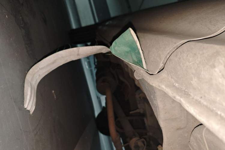 Used Jinbei Hiace 2014 2.0L 5th Generation Kuaiyunwang Business Version 4G19 Chassis Front Right