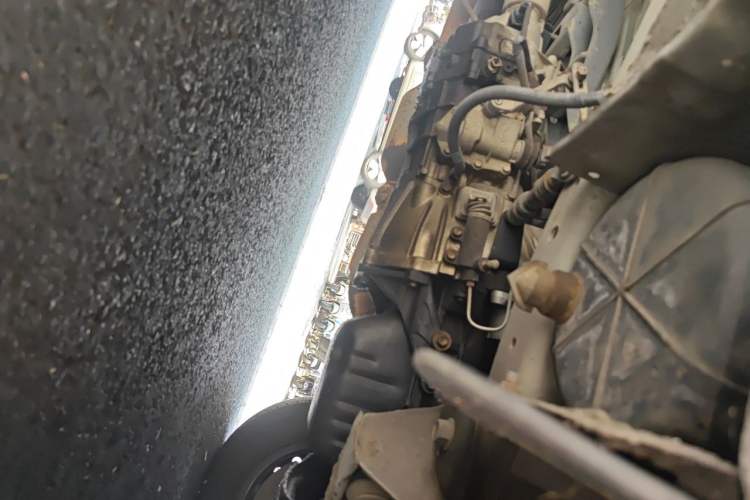 Used Jinbei Hiace 2014 2.0L 5th Generation Kuaiyunwang Business Version 4G19 Chassis Front Right