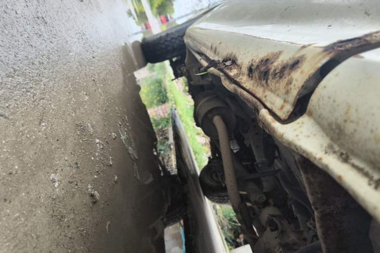 Used Jinbei Hiace 2014 2.0L 5th Generation Kuaiyunwang Business Version 4G19 Chassis Front Right