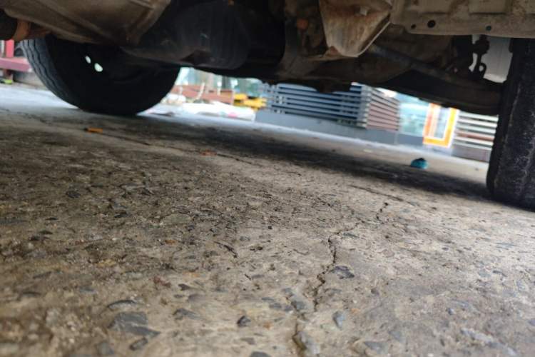 Used Jinbei Hiace 2014 2.0L Fifth-Generation Xiangyun Comfort Type 1 4G20C Chassis Front Right