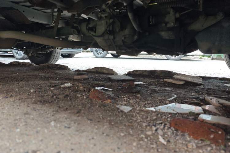 Used Jinbei Hiace 2014 2.0L 5th Generation Kuaiyunwang Business Version 4G20B Chassis Front Right