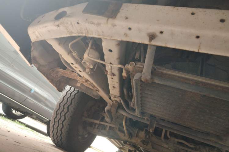 Used Jinbei Hiace 2014 2.0L Fifth-Generation Xiangyun Comfort Type 1 4G20C Chassis Front Right