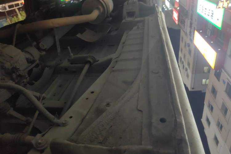 Used Jinbei Hiace 2014 2.0L 5th Generation Kuaiyunwang Business Version 4G19 Chassis Front Right