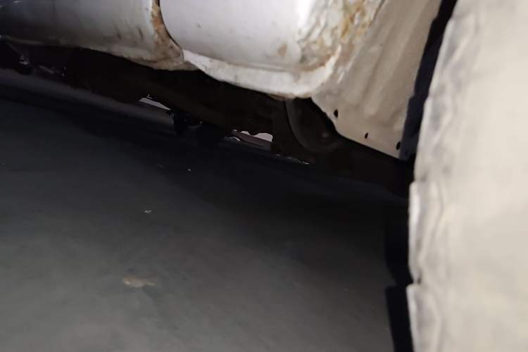 Used Jinbei Hiace 2014 2.0L 5th Generation Kuaiyunwang Business Version 4G19 Chassis Front Right