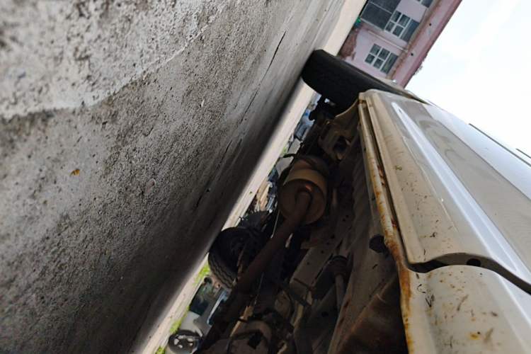 Used Jinbei Hiace 2014 2.0L Fifth-Generation Xiangyun Comfort Type 1 4G20C Chassis Front Right