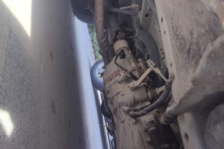 Used Jinbei Hiace 2014 2.0L 5th Generation Kuaiyunwang Business Version 4G19 Chassis Front Right