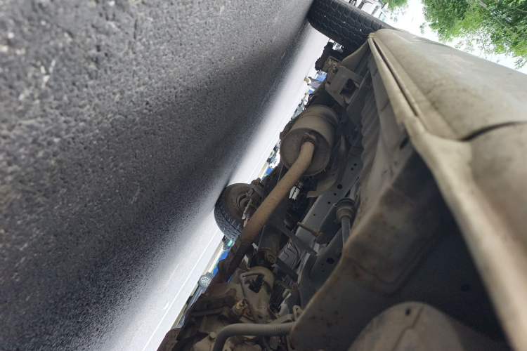 Used Jinbei Hiace 2014 2.0L 5th Generation Kuaiyunwang Business Version 4G20B Chassis Front Right