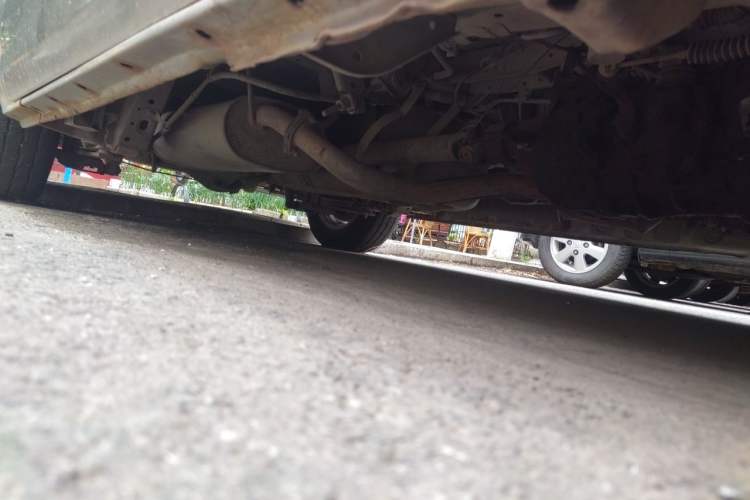 Used Jinbei Hiace 2014 2.0L Luxury Version V19 Chassis Front Right