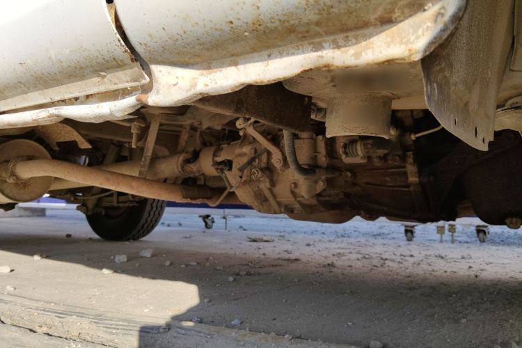 Used Jinbei Hiace 2014 2.0L 5th Generation Kuaiyunwang Business Version 4G21B Chassis Front Right
